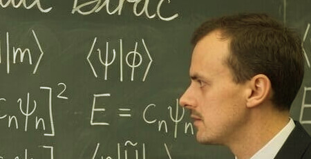Dios es un matemático de primer orden que empleó matemáticas muy avanzadas para construir el universo.